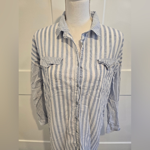 Blue and White Striped Button-Up Shirt - Picture 5 of 8